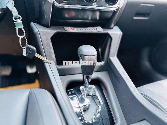 Toyota Vios 2024 1.5E CVT Vàng cát