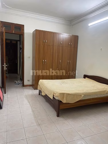Cho thuê mặt bàng kinh doanh/văn phòng/ nhà ở / tại 36 Láng Hạ