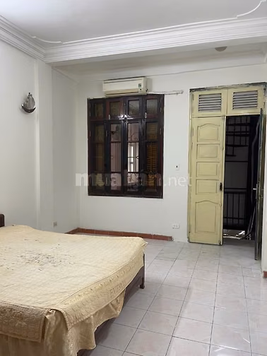 Cho thuê mặt bàng kinh doanh/văn phòng/ nhà ở / tại 36 Láng Hạ