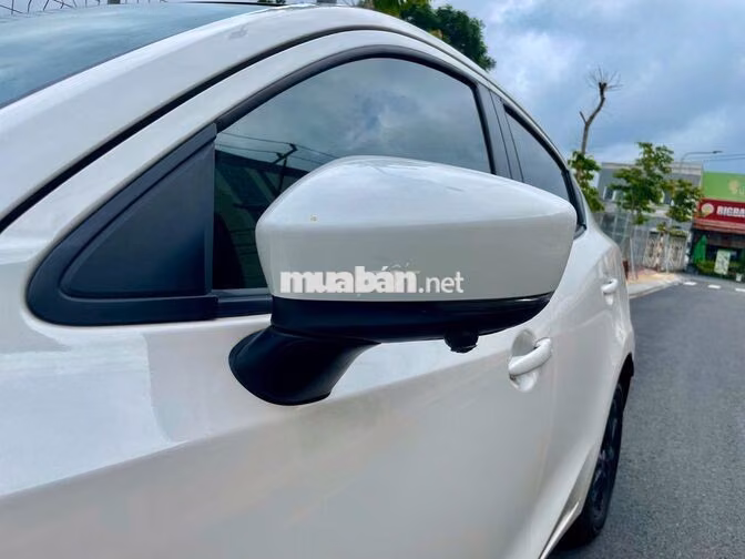 Mazda Mazda 2 1.5 AT 2022 Trắng 63.000 km