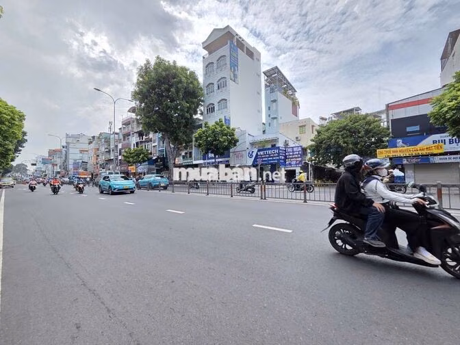 GÓC 2MT NGANG 8M - SỬ DỤNG HƠN 160M2 – 616A ĐƯỜNG 3 THÁNG 2, Q10