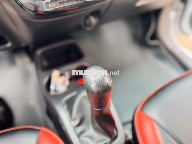 Mitsubishi Attrage 2024 1.2 MT Số sàn Trắng
