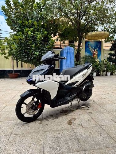 Honda Air Blade 125 160cc Đen, Trắng