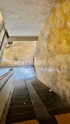 - Bán căn hộ tập thể Phương Mai, Đống Đa, Siêu rẻ, 29m2, 4 tỷ