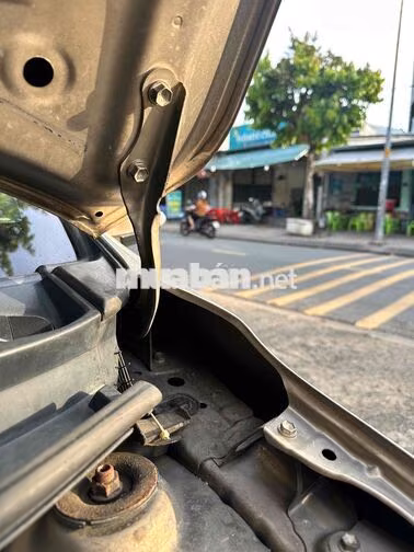 Toyota Vios 1.5E Số sàn 2017 Vàng cát