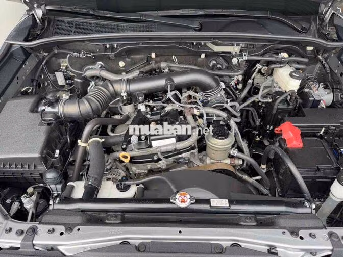 Toyota Fortuner 2018 Bạc 7 chỗ Số tự động