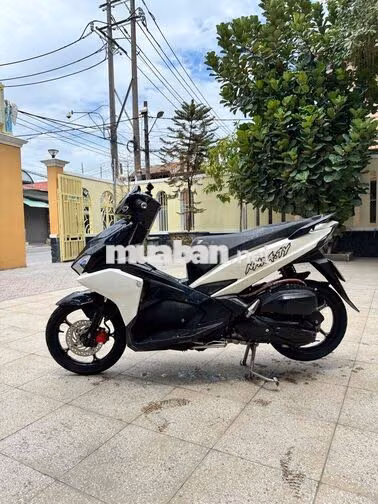 Honda Air Blade 125 160cc Đen, Trắng