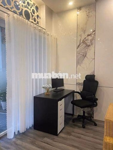 Cho thuê nhà 3 tầng mặt tiền đường 7m5 Ỷ Lan Nguyên Phi, Đà Nẵng