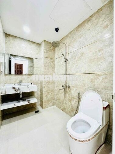 Căn hộ cao cấp, ngay chợ Bà Chiểu. gần ĐH Hutech, Tài Chính, Hồng Bàng