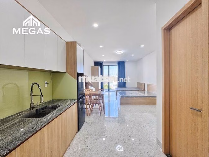 Căn hộ ban công, rộng 45m2, full nội thất- Ngay Làng Đại học, UEL, NLU