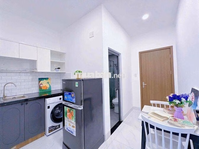 Căn hộ trung tâm máy giặt riêng 35m2 tách bếp, gần chợ Tân Định, ISB