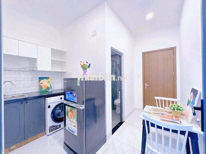Căn hộ trung tâm máy giặt riêng 35m2 tách bếp, gần chợ Tân Định, ISB