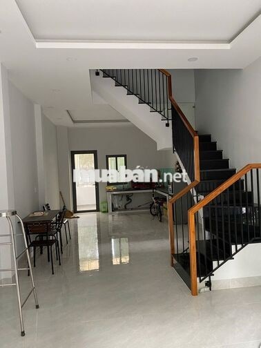 Cho thuê nguyên căn nhà mới xây