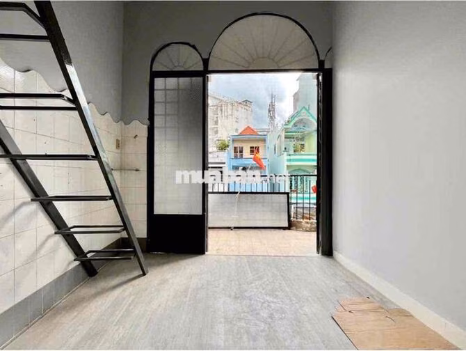 TRỌ Q10 GẦN KINH TẾ, ĐHSP, ĐHSG có xe buýt - 25m2 có tủ lạnh, máy lạnh