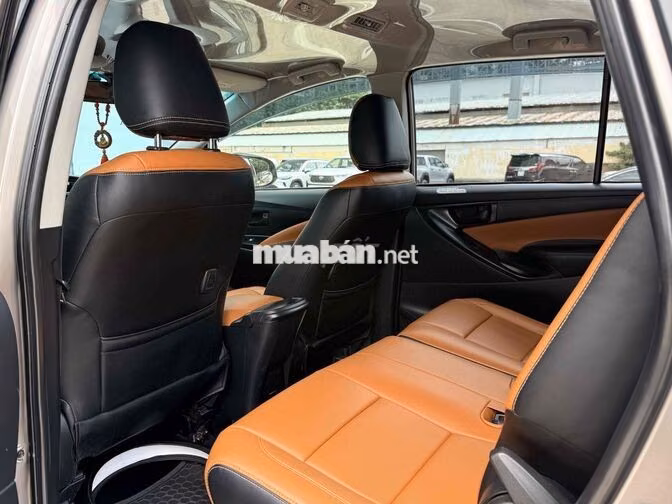 Toyota Innova 2.0E 2018 Số Sàn Xám