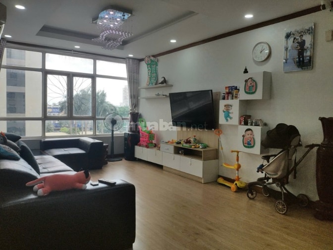 Bán căn hộ Giai Việt Q8 150m2 3pn lầu thấp