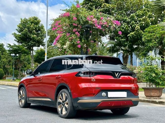 VINFAST VF8 PLUS 2024 PIN MUA XE GIA ĐÌNH SẠC KGH