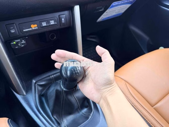 Toyota Innova 2.0E 2018 Số Sàn Xám