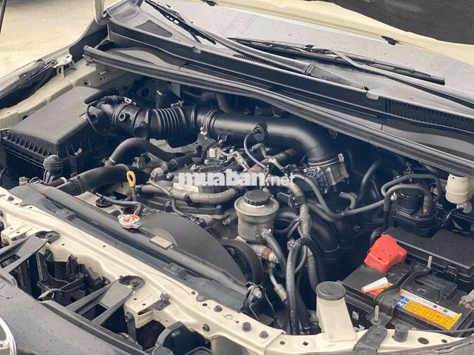 Toyota Innova Venturer 2020 Trắng Tự động 8 chỗ