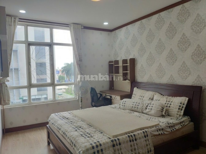 Bán căn hộ Giai Việt Q8 150m2 3pn lầu thấp