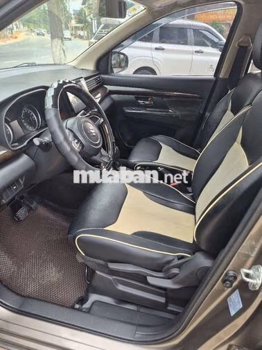 Suzuki Ertiga 7 chỗ màu Nâu