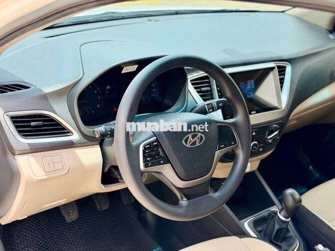 Hyundai Accent 2021 Số sàn 51.000 km Trắng