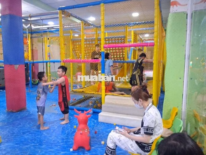 cần sang lại KVC trẻ em khu cafe và 11 phòng trọ