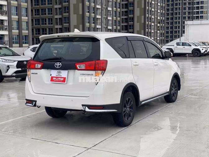 Toyota Innova Venturer 2020 Trắng Tự động 8 chỗ