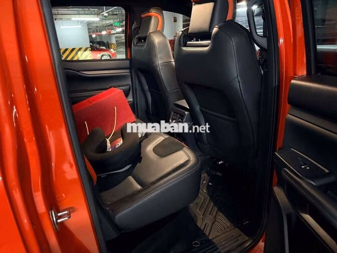 Ford Raptor 2.0 sản xuất 2024 đi được 34.000km