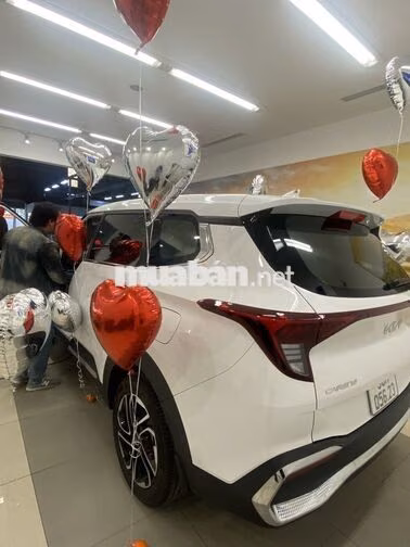 Bán xe Kia Caren 2025 7 chỗ màu trắng
