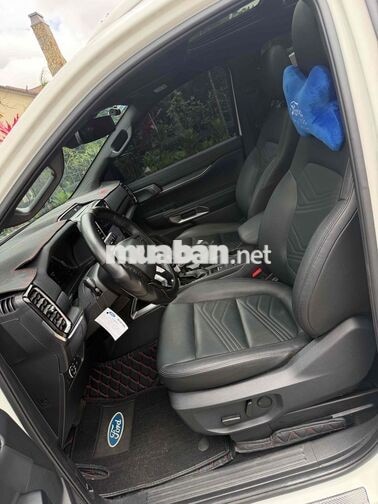 Ford Everest Titanium 2024 Trắng 16000 km
