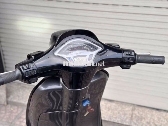 Piaggio Vespa Sprint 125cc ABS Xám