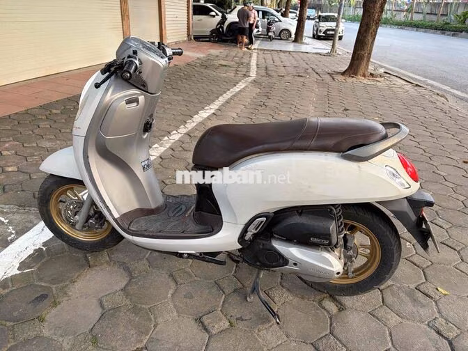 Honda Scoopy Trắng nhập indo