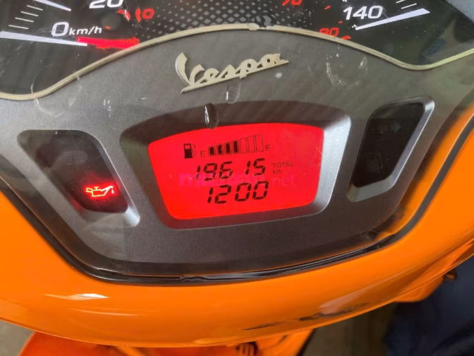 Piaggio Vespa Sprint 125, màu Cam