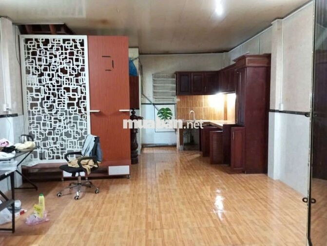 Cho thuê nhà hẻm 195 Pham Văn Bạch cách Trường Chinh 600m