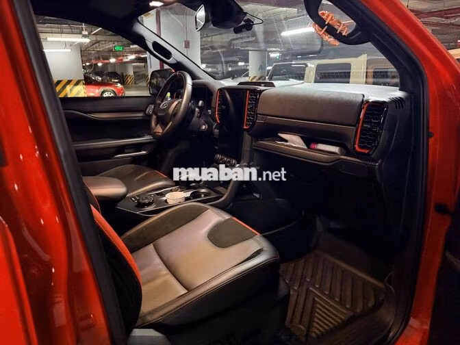 Ford Raptor 2.0 sản xuất 2024 đi được 34.000km