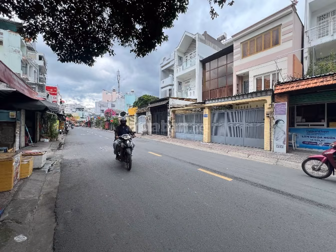 ⭐️Nhà 3 lầu góc 2 mặt tiền đường Nguyễn Văn Đậu, P11, Q.Bình Thạnh, gi