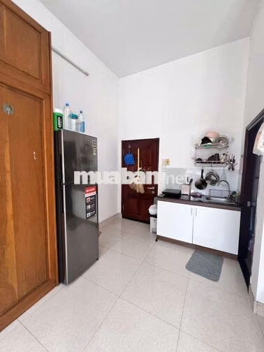 phòng 30m2 ban công cửa sổ thông thoáng như  hình