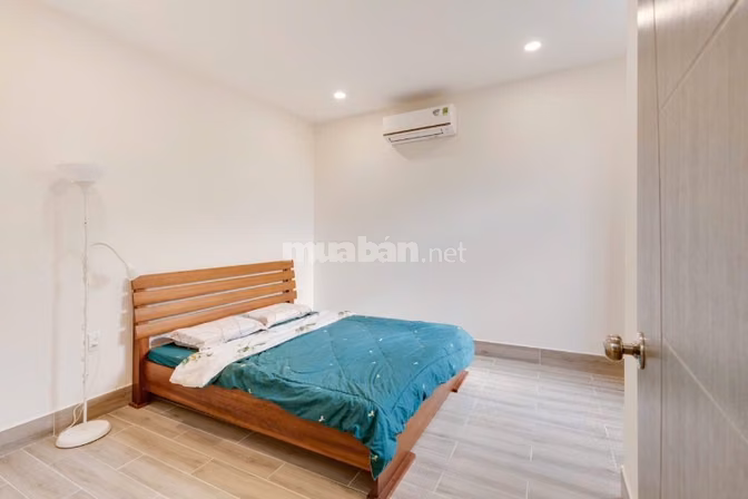 Gia đình mình cần cho thuê nhà 3 lầu xinh, rộng rãi thoáng mát, DTSD h
