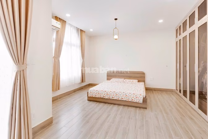 Gia đình mình cần cho thuê nhà 3 lầu xinh, rộng rãi thoáng mát, DTSD h