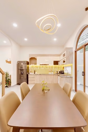 Gia đình mình cần cho thuê nhà 3 lầu xinh, rộng rãi thoáng mát, DTSD h