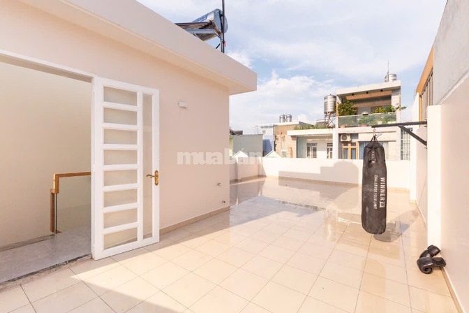 Gia đình mình cần cho thuê nhà 3 lầu xinh, rộng rãi thoáng mát, DTSD h