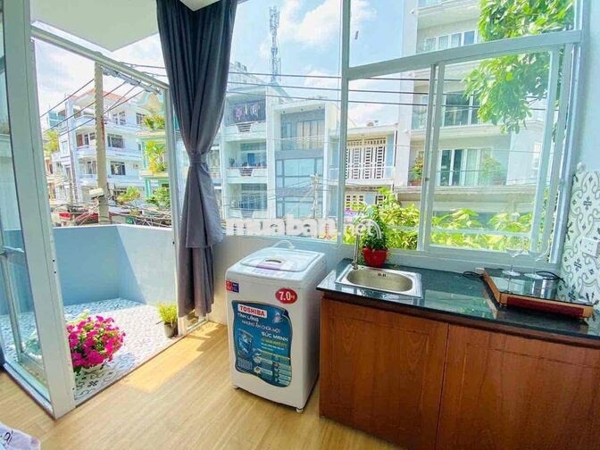Cho thuê căn hộ ban công _Full nt máy giặt riêng_gần UEF Điện Biên Phu