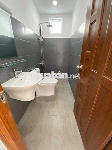 Cho thuê căn hộ ban công _Full nt máy giặt riêng_gần UEF Điện Biên Phu