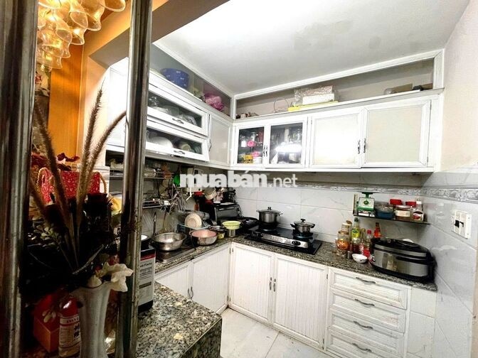 Chuyển nhượng gấp nhà đường Khánh Hội Q4, DTSD 80m2, Sổ sẵn 3.6 Tỷ.