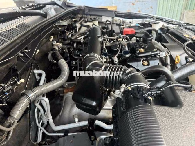 Toyota Fortuner 2020 Bạc 7 chỗ số tự động