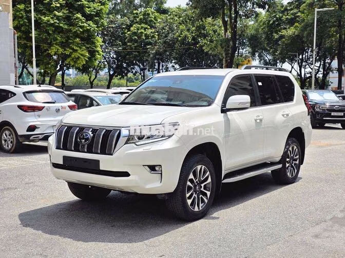 Toyota Prado 2.7VX Model 2022 - xe bao đẹp !