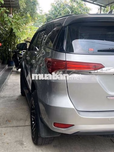 Toyota Fortuner 2020 Bạc 7 chỗ số tự động
