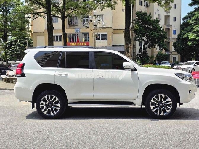 Toyota Prado 2.7VX Model 2022 - xe bao đẹp !