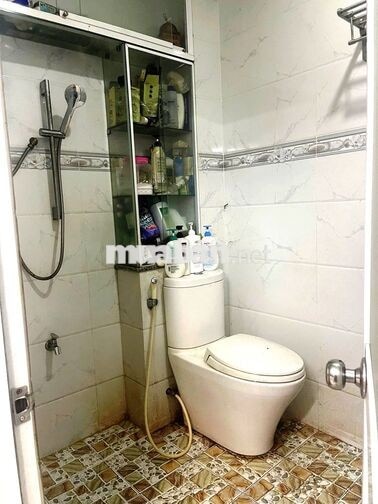 Chuyển nhượng gấp nhà đường Khánh Hội Q4, DTSD 80m2, Sổ sẵn 3.6 Tỷ.